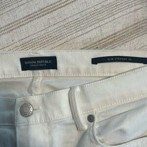 Banana Republic white slim straight size 32 jeans